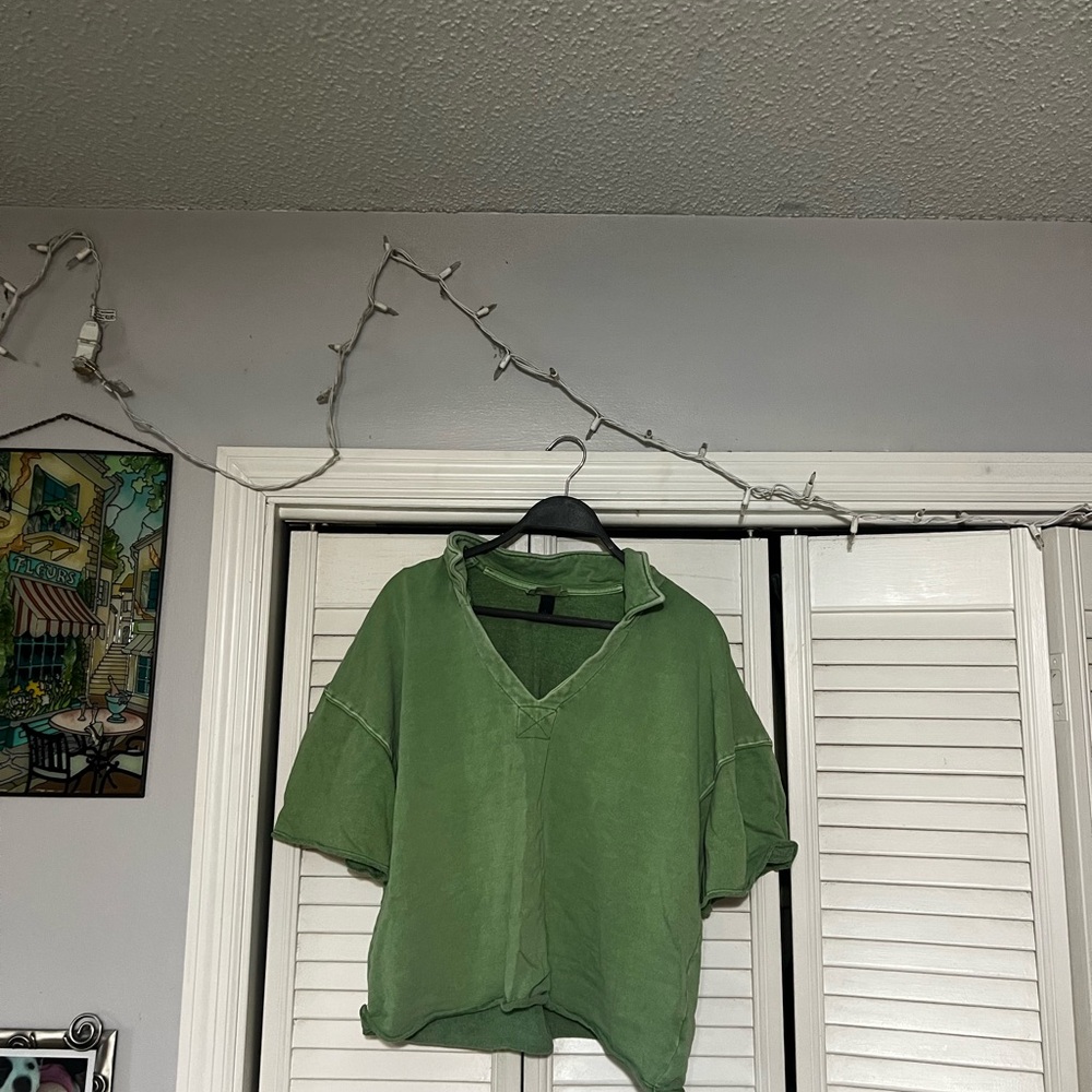 Universal Thread Green V-Neck Top